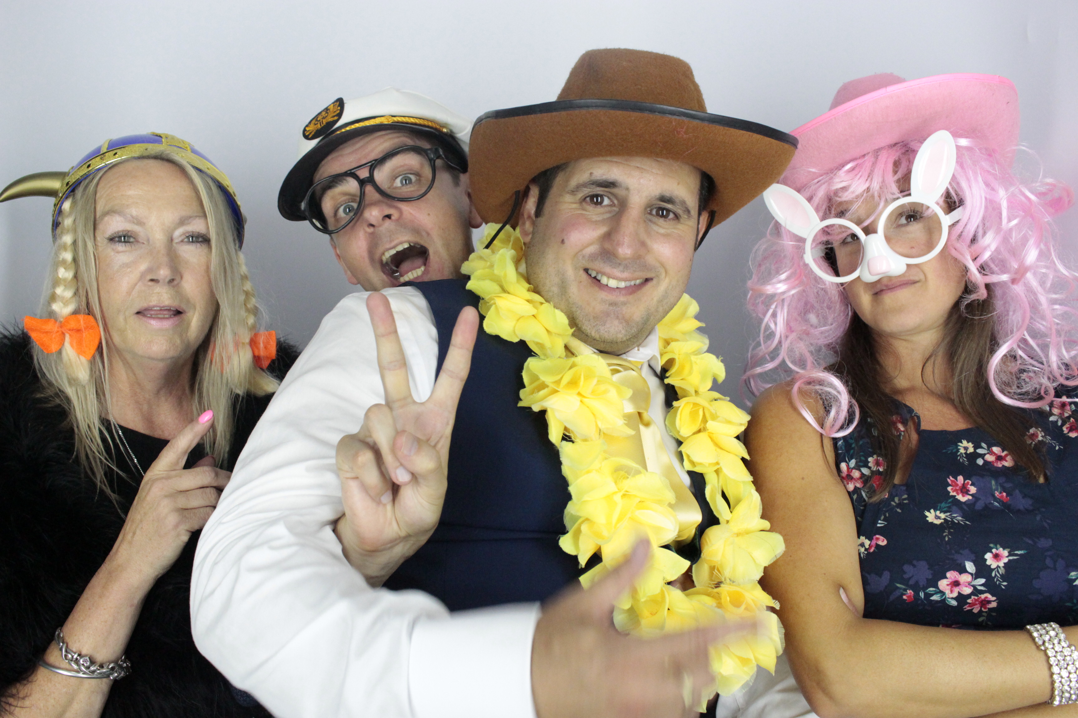  Heather & Daniel's Wedding | View more photos from the event at gallery.myphotoboothexperience.co.uk/u/MyPhotoBoothExperienceLtd/Heather-Daniels-Wedding